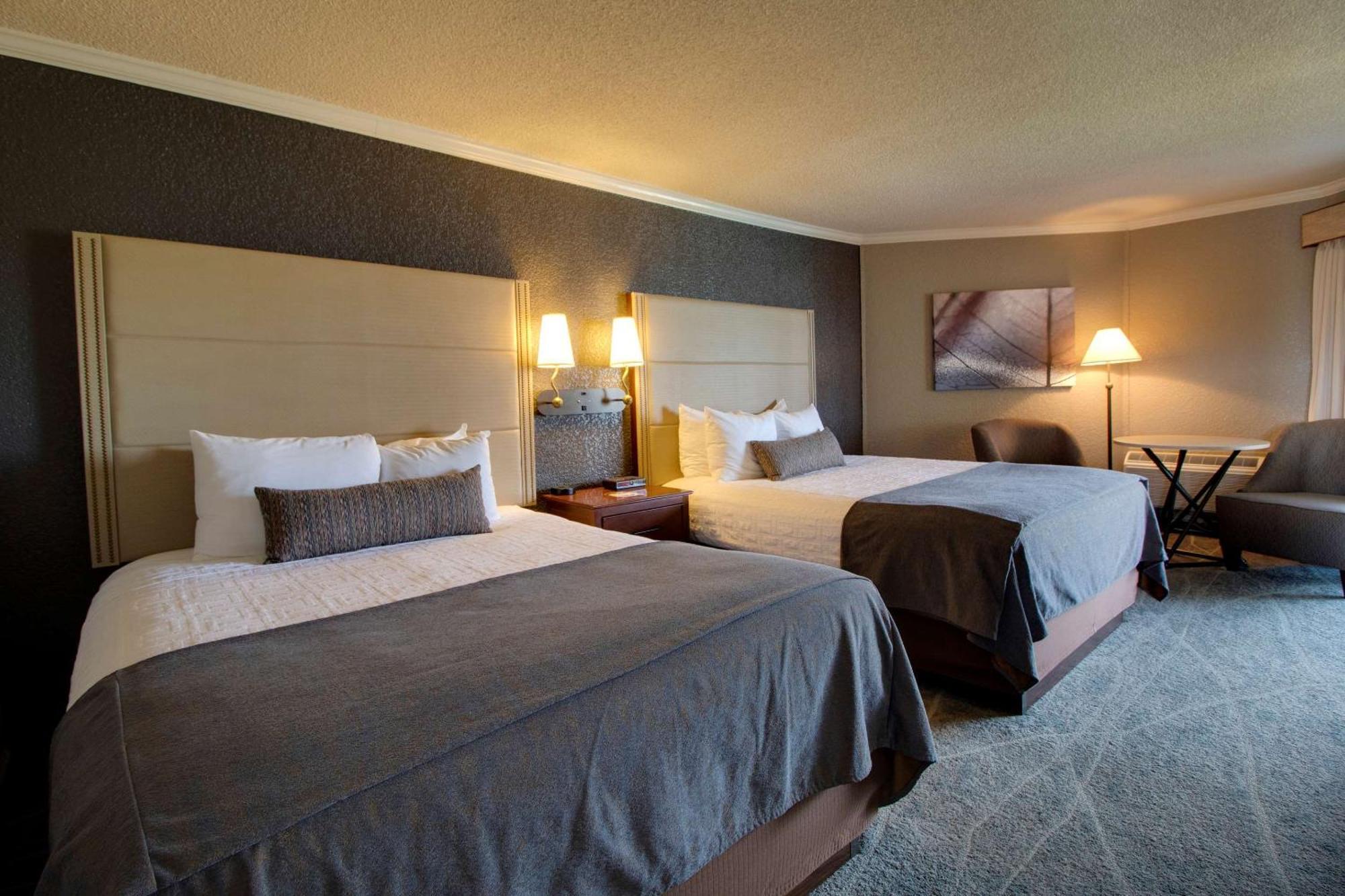 Best Western Harbour Pointe Lakefront Сент Игнас Екстериор снимка